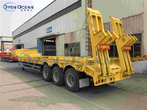 New Produced 3 Axle 80 Ton Heavy Duty Gooseneck Low Loader Lowbed