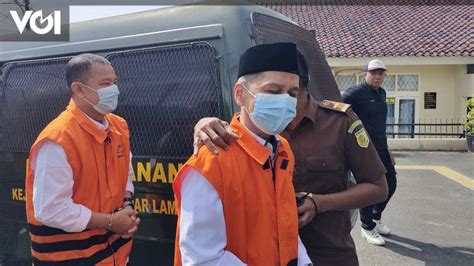 Pakai Rompi Oranye Tangan Terborgol Karomani Dan Terdakwa Hadiri