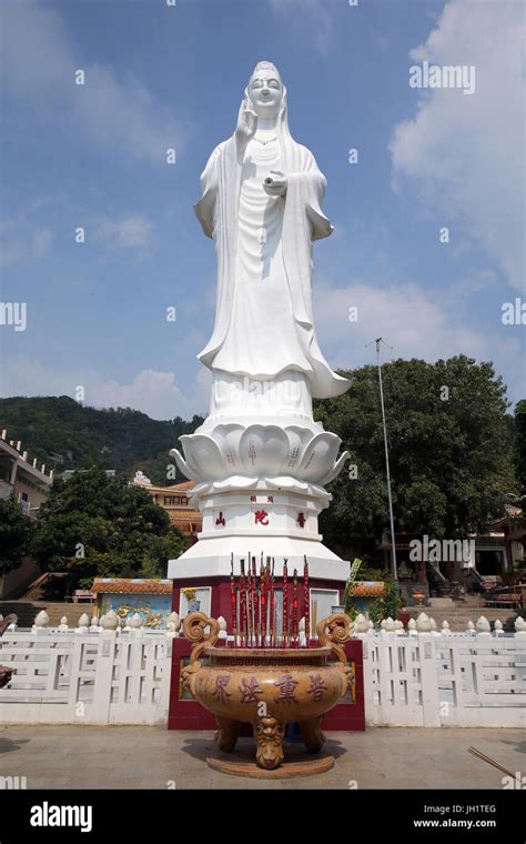 Guanyin Hi Res Stock Photography And Images Alamy