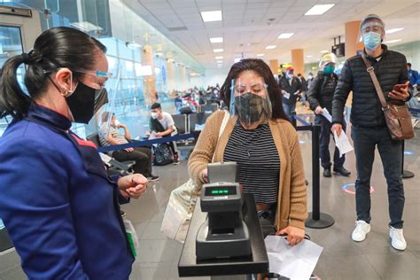 Migraciones reinició la impresión de pasaportes en el aeropuerto Jorge