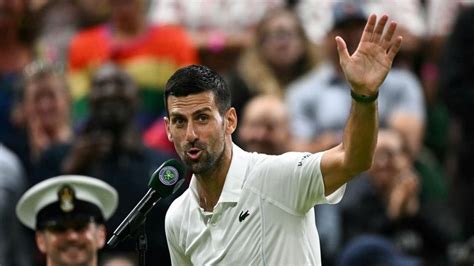 Djokovic Sen Prend à Une Partie Du Public De Wimbledon Je Suis Sur