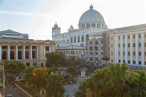 Tour privato di mezza giornata della città di San Salvador fornito da