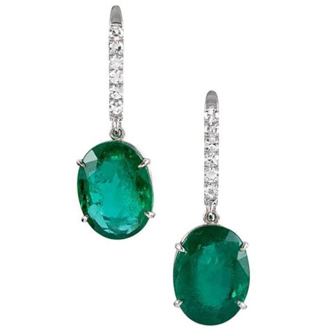 Explore Emerald Birthstone: Most Popular Shades Of Green Gemstone