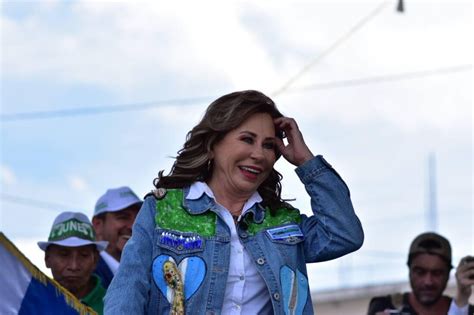 Zury Ríos Sosa Sandra Torres y Edmond Mulet lideran encuestas en