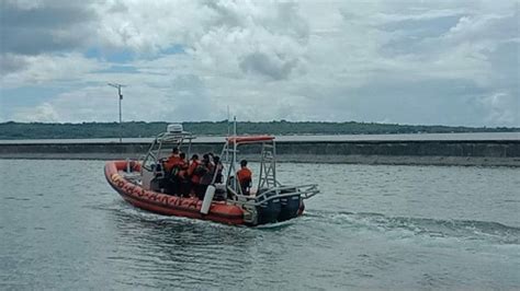 Basarnas Evakuasi Kapal Kejari Yang Mati Mesin Di Wakatobi