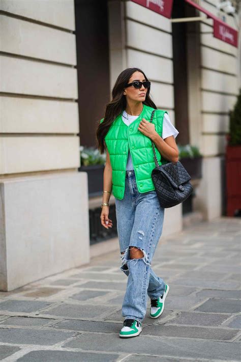 12 Boyfriend Jeans Outfits To Revitalize Your Denim