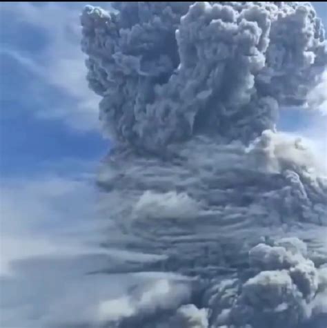 Abu Vulkanik Gunung Sinabung Masuki Aceh Lintas Nasional