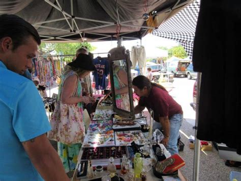 6 Awesome Flea Markets In Los Angeles Flea Market Fleas Marketing