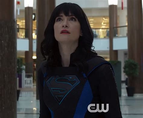 Doux Reviews Supergirl Alex In Wonderland