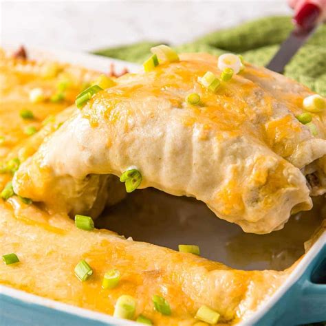 Green Chile And Sour Cream Chicken Enchiladas