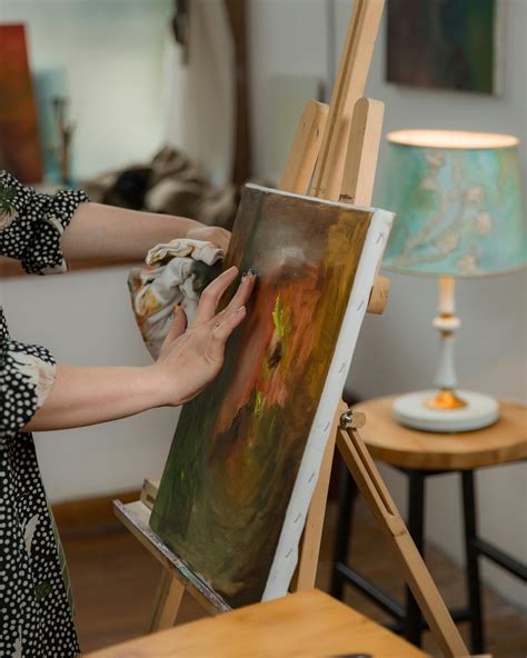 artist painting      artist painting stock  hd images