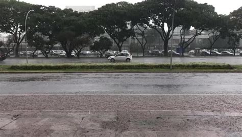 Chuva Alaga W3 Norte Na Tarde Desta Segunda Feira 29 Distrito