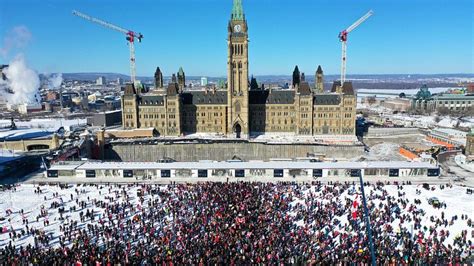 Canada Ottawa Sotto Assedio Dei Camionisti E No Vax Contro L Obbligo