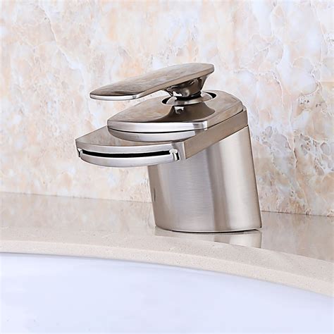 Luxury Bric Modern 1 Hole Waterfall Bathroom Sink Faucet Single Handle