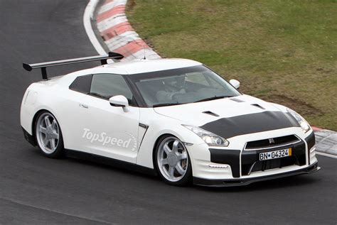 Nissan Gt R Preparing For Nurburgring 24 Hours Top Speed