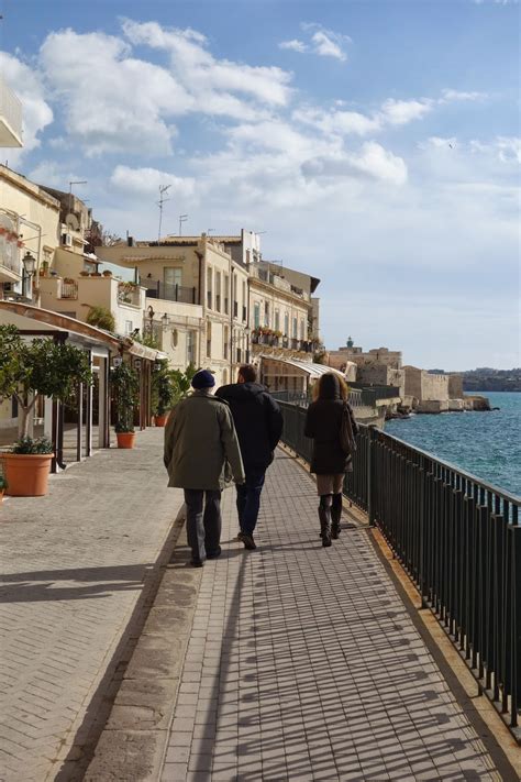 La Lingua: Sea and Sights at Siracusa