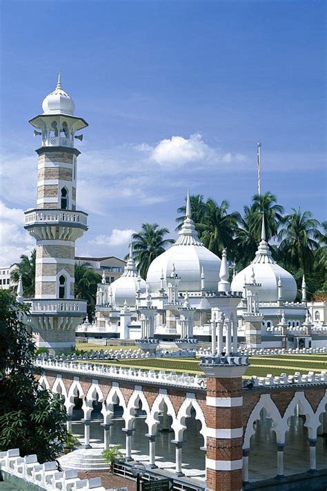 Seni Bina Masjid Kristal Megan Flynn