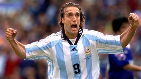 El Gesto De Gabriel Batistuta Cuando Messi Igualó Su Récord De Goles “es Un Honor” Rosario3