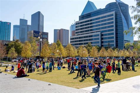 Klyde Warren Park, Dallas - Texas - Platipus Inc.