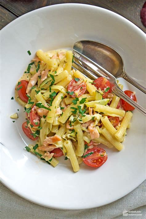 Pasta Mit Lachs Zucchini Kirschtomaten Madame Cuisine