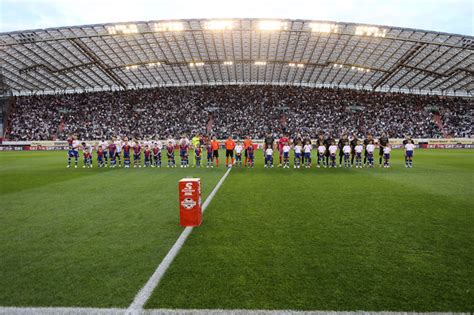 Dinamo U Etiri Dana Dvaput Slavio Na Poljudu Plavi Put U Finalu