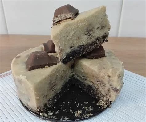 Kinder Bueno Cake Recipe Without Oven FoodsDiary