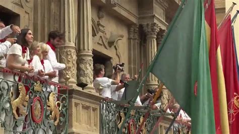 Los Sanfermines Arrancan Con El Multitudinario Lanzamiento Del Chupinazo