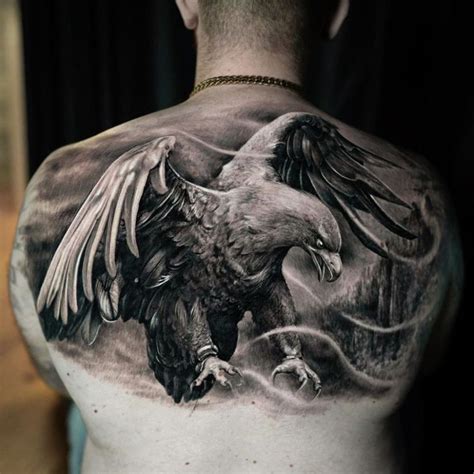 Pin von 𝓖𝓮ℴ 𝓙𝓴𝓻 auf Tattoo Männer rücken tattoos Schwarze und graue