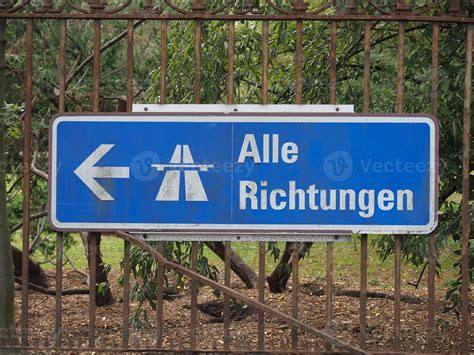 Alle Richtungen Meaning All Directions Sign Stock Photo At Vecteezy