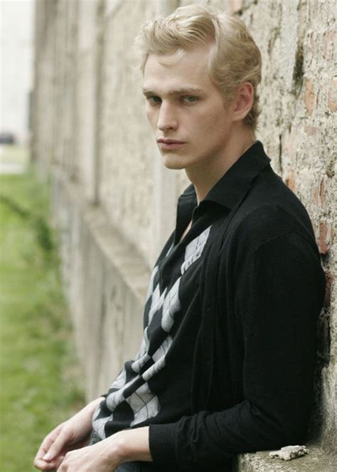 海外イケメンbot on Twitter Blonde guys Character inspiration male Male portrait