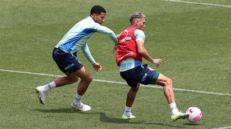 Os Jogadores Murilo E Rafael Navarro D Da Se Palmeiras Durante