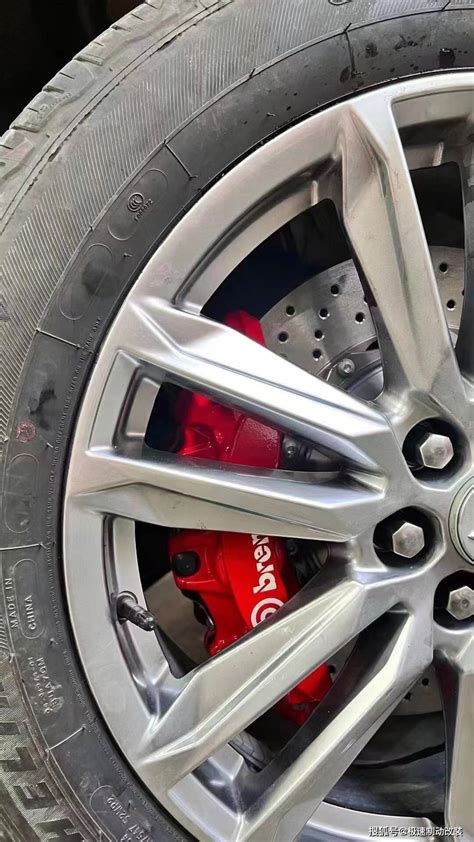 凯迪拉克xt6 刹车升级布雷博brembo V6 大六活塞套装，效果杠杠滴。搜狐汽车搜狐网