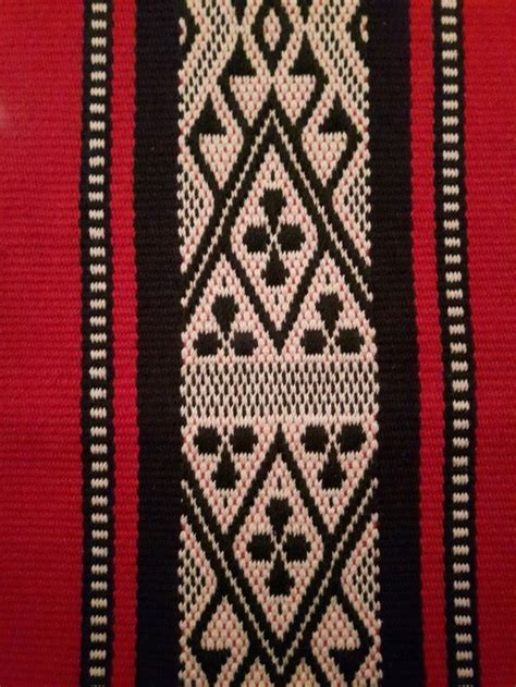 lukisan corak pua kumbu