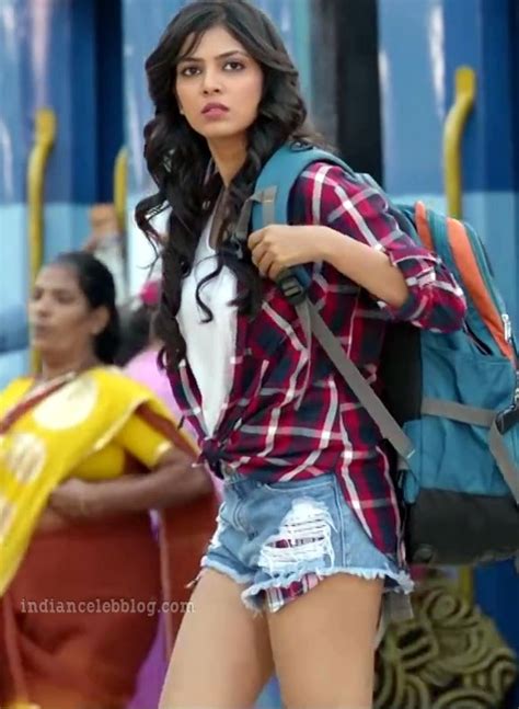 Malavika Mohanan NMVMC Hot Movie Pic Starcelebblog