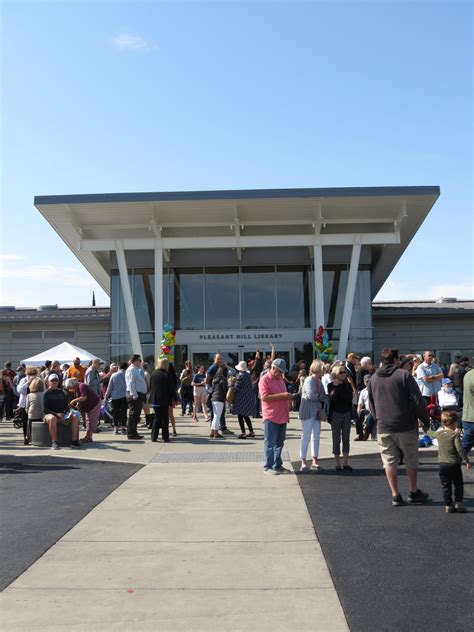 Pleasant Hill Opens New Library