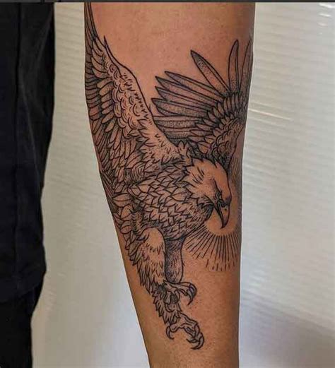 Bold Striking Eagle Tattoo Ideas For 2022 Tattoo Stylist Hawk