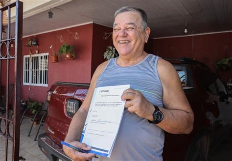 Moradora Comemora Escritura De Casa Vou Dormir Sossegado FOLHAMAX