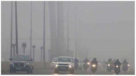 Weather Report Delhi Shivers At 7 Degree Celsius As Dense Fog Cold Wave Conditions Prevail In