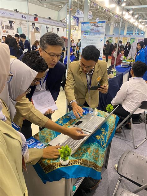 Aqua Sage Platform Ekosistem Pembelajaran Budidaya Ikan Air Tawar Oleh