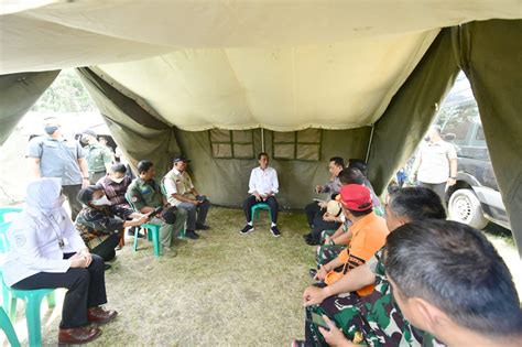 Foto Presiden Instruksikan Buka Akses Daerah Terisolasi Akibat Gempa