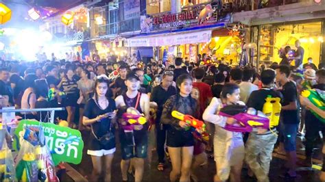 Very Happy Khmer New Year Walking Tour At Pub Street In Siem