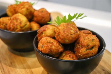 Bolinhos de Frango Deliciosos e Fáceis de Fazer Momentos Doces e Salgados