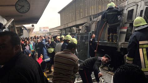 Los Videos Del Choque Y Explosión De La Locomotora En El Cairo Que Dejó