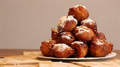 Perbedaan Oliebollen Dan Odading Yang Saat Ini Sedang Viral Di Media