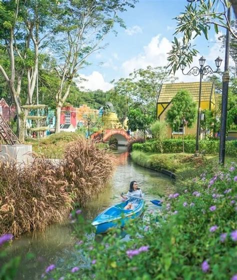 Spot Foto Paling Cihuy Di Kampung Eropa Devoyage Bogor