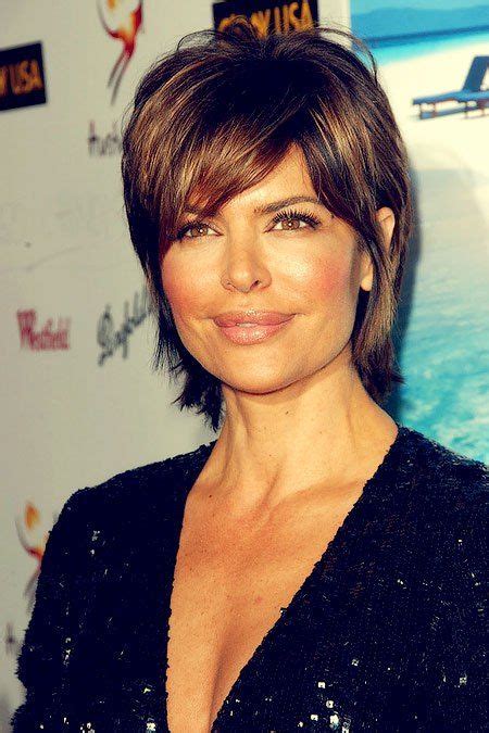 Lisa Rinna Layered Hairstyle Short Haircut Styles Short Layered