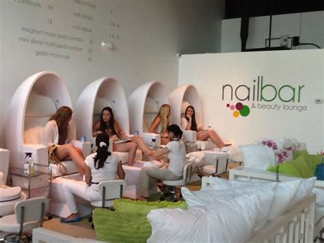 Miami S Best Beauty Stores And Salons Nail Salon Interior Design