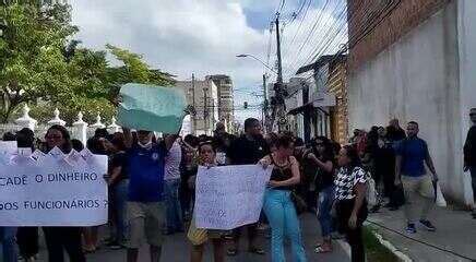 Vídeo Professores monitores de Alagoas protestam em Maceió Alagoas G1