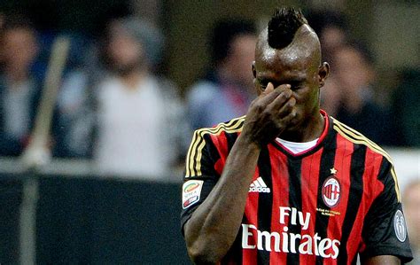 T Cnico Do Milan Repreende Balotelli Por Expuls O N O Mais Crian A