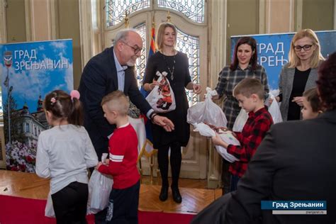 Proglašeni najbolji radovi konkursa Nacrtaj Novogodišnju čestitku